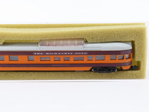 N Scale Con-Cor 4051R MILW Milwaukee Road Observation Dome Passenger