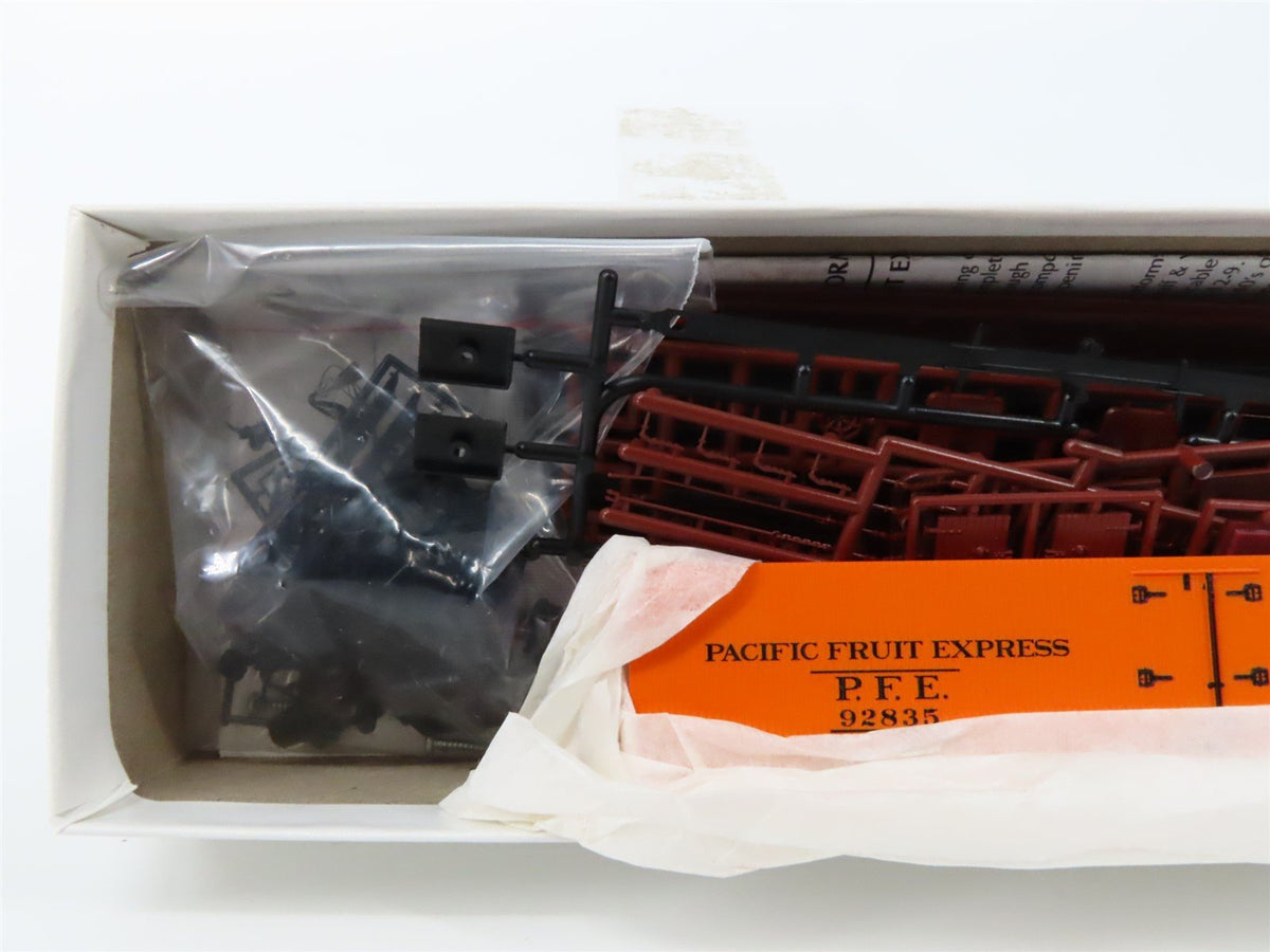 HO Scale Red Caboose Kit #RC-4151-3 PFE Pacific Fruit Express Reefer #92835