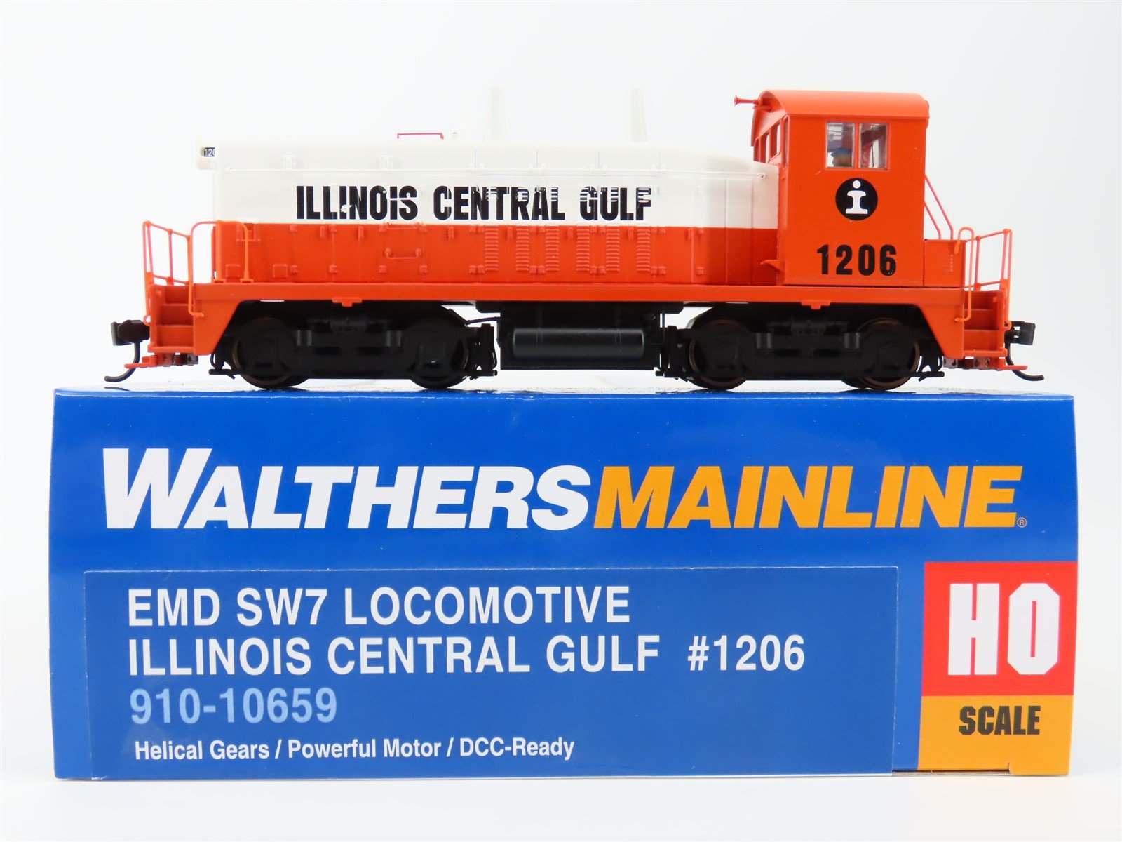HO Walthers Mainline 910-10659 IC Illinois Central SW7 Diesel #1206 - DCC Ready