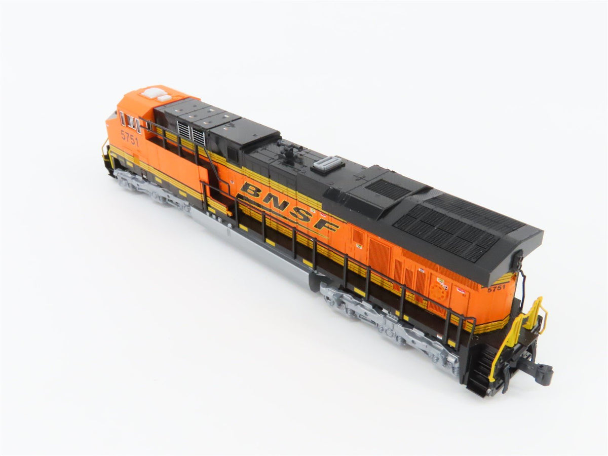 N Scale KATO 176-8924 BNSF Railway &quot;Swoosh&quot; GE ES44AC Diesel #5751 w/DCC
