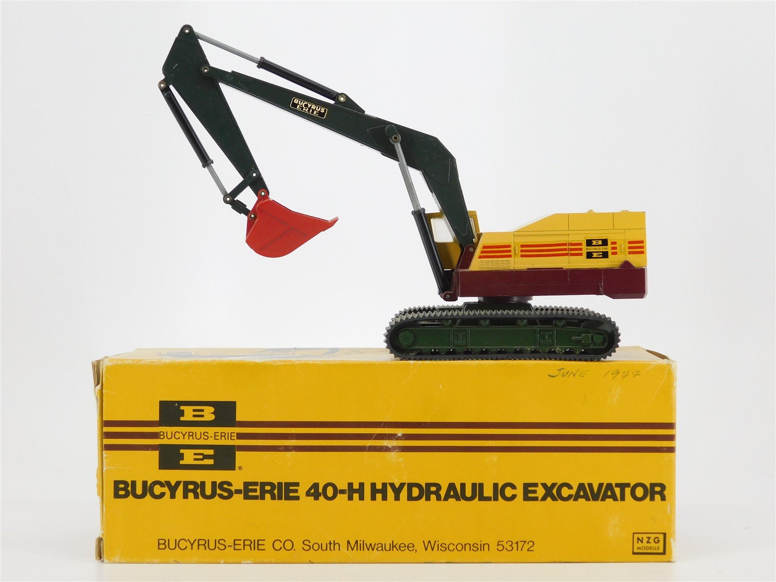 1:50 Scale Die-Cast NZG 139 Bucyrus-Erie 40-H Hydraulic Excavator