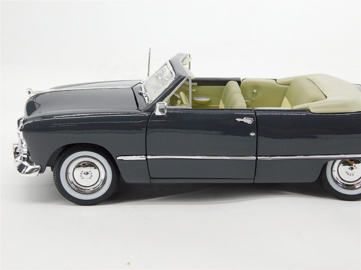 1:18 Scale Maisto Die-Cast Automobile 1949 Ford Convertible - Gray