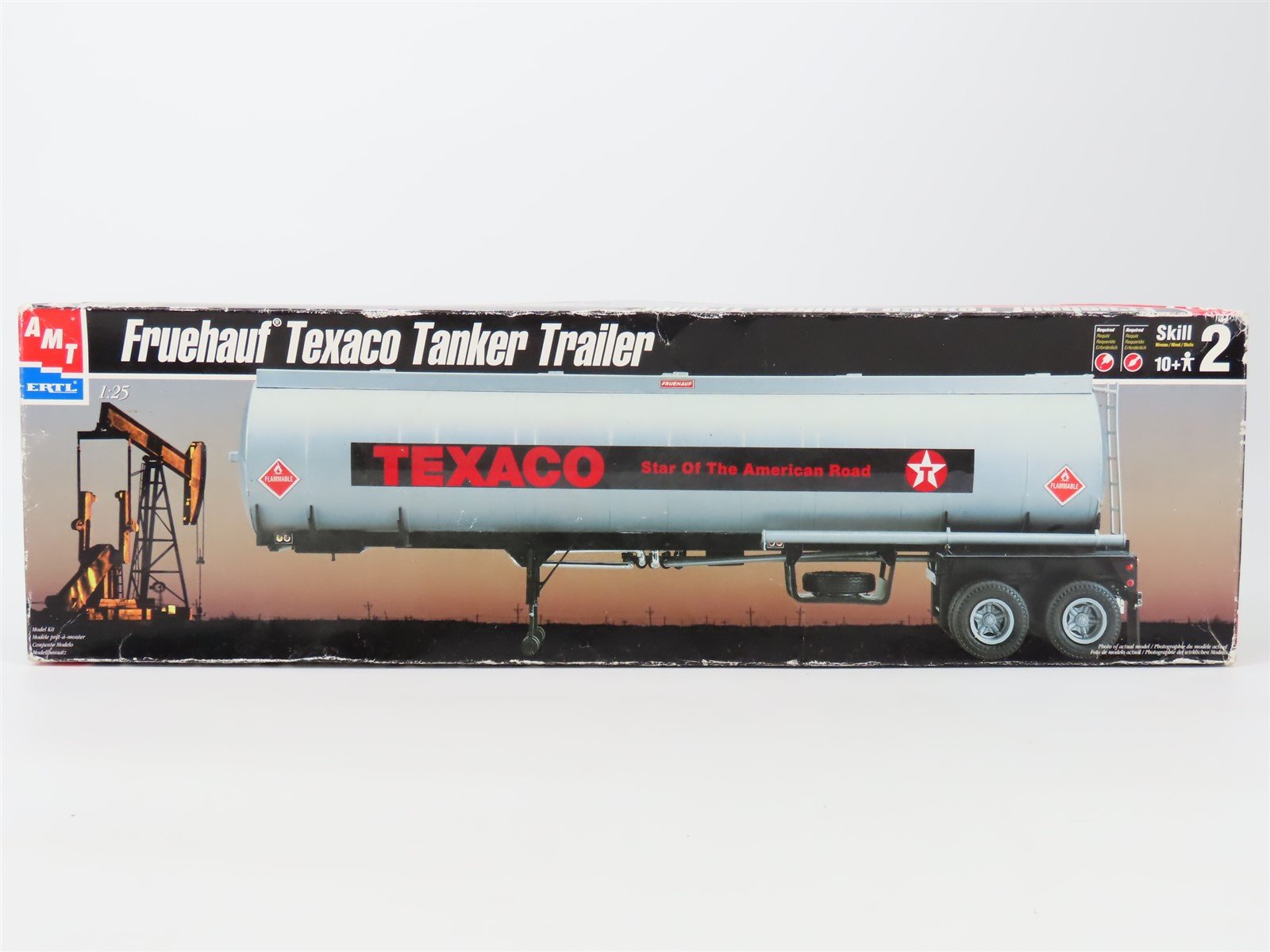 1:25 Scale AMT/ERTL 347999 Fruehauf Texaco Tanker Trailer Kit