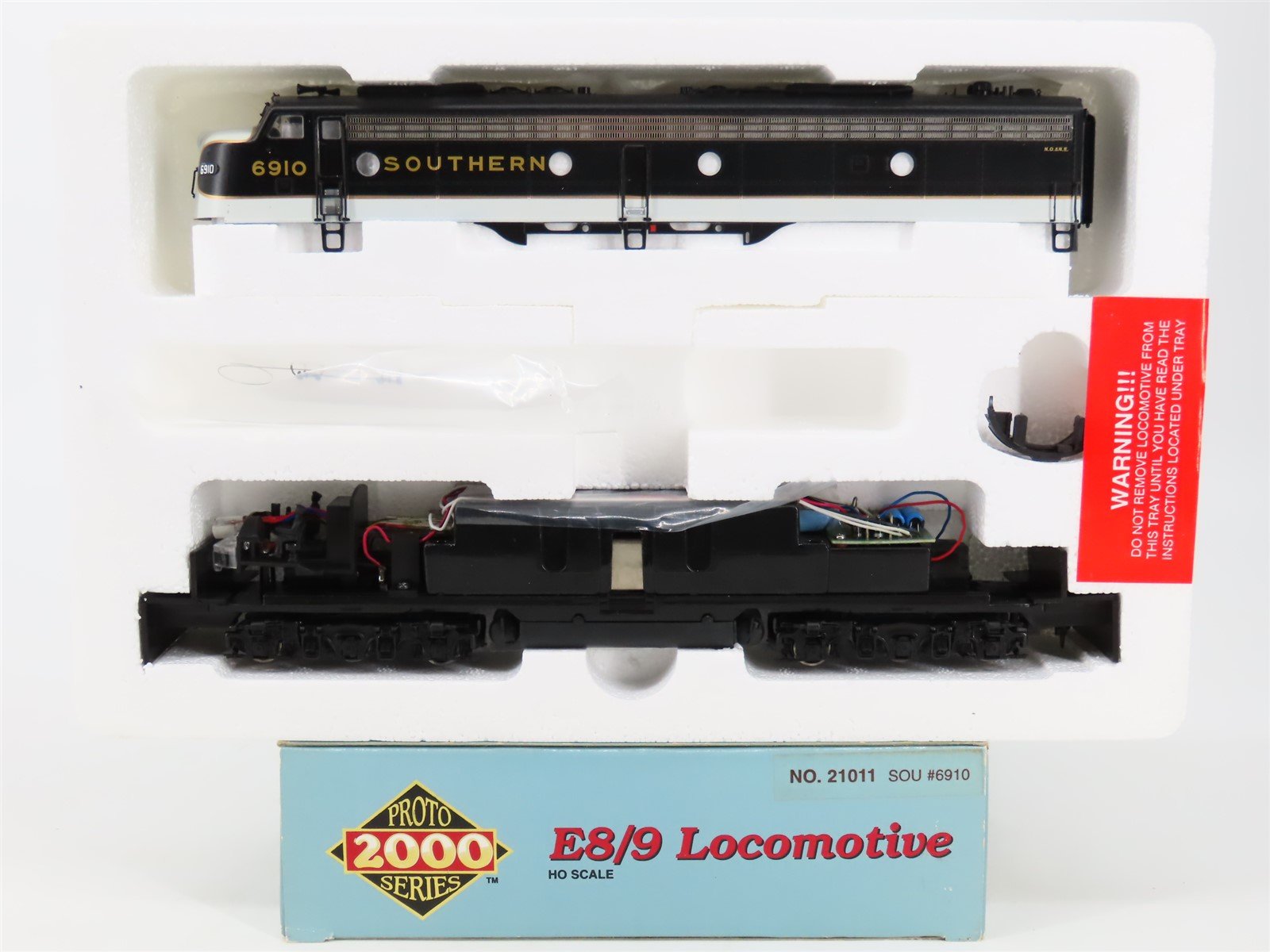 HO Scale Proto 2000 21011 Southern E8/9A Diesel Locomotive #6910