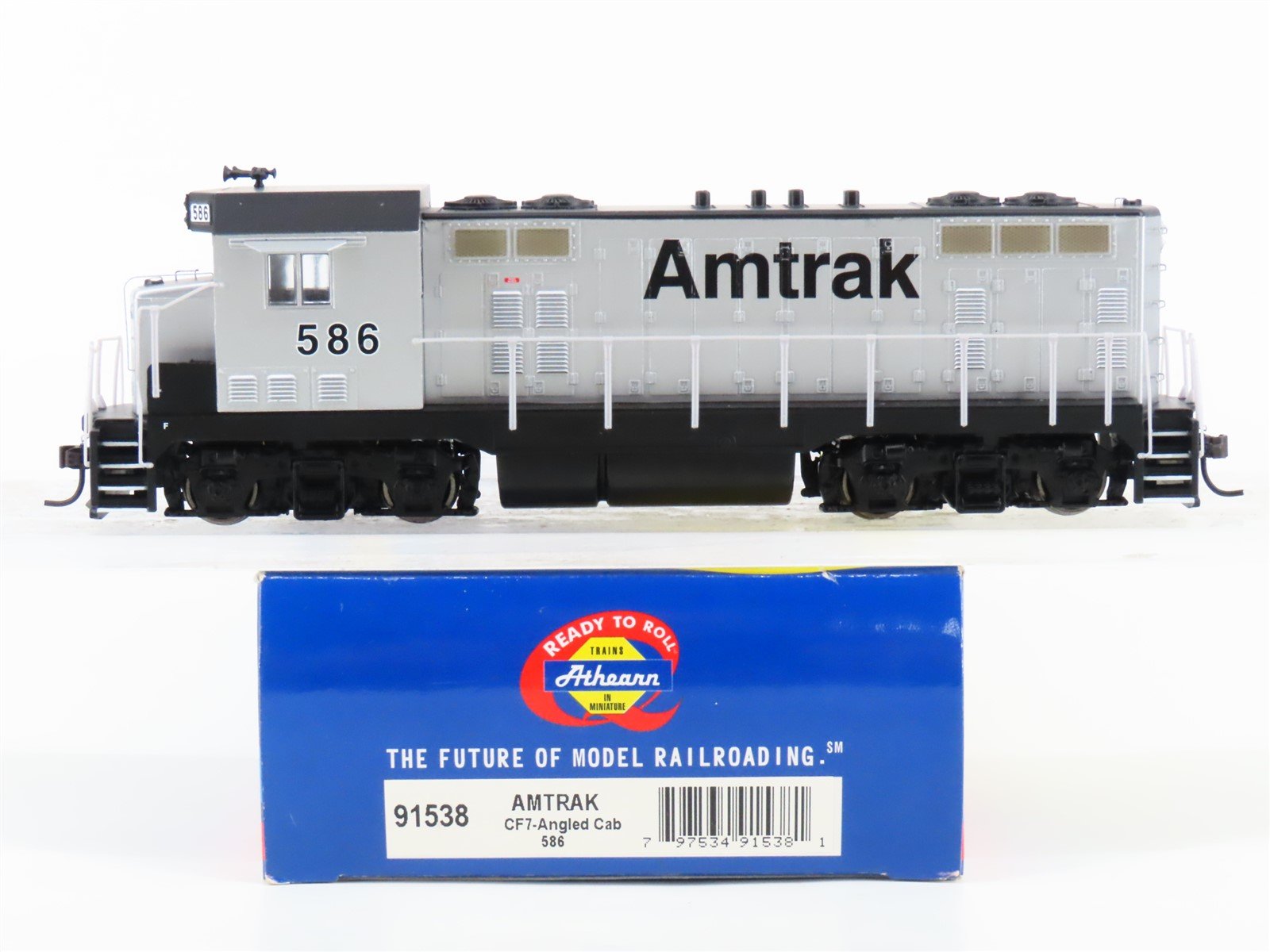 HO Scale Athearn RTR 91538 Amtrak CF7 Diesel Locomotive #586