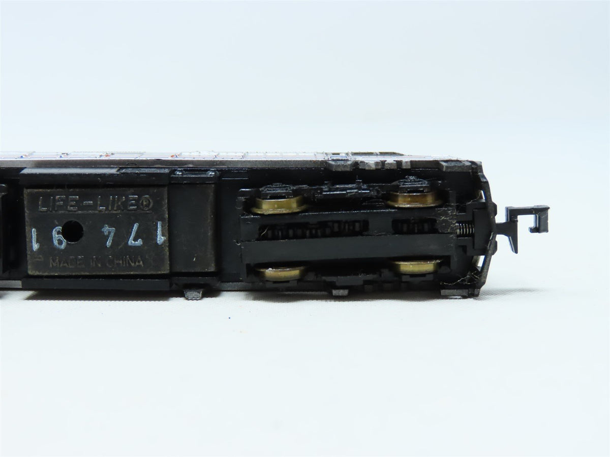 N Scale Life-Like 7641 Amtrak F40PH Diesel Locomotive #381