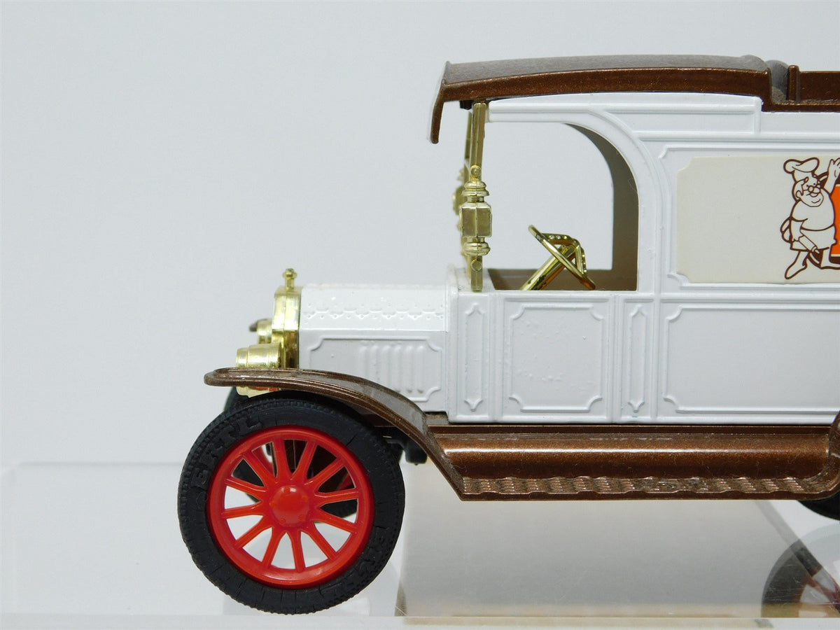 1/25 Scale Ertl 9355 Danish Bakery Delivery Car Coin Bank