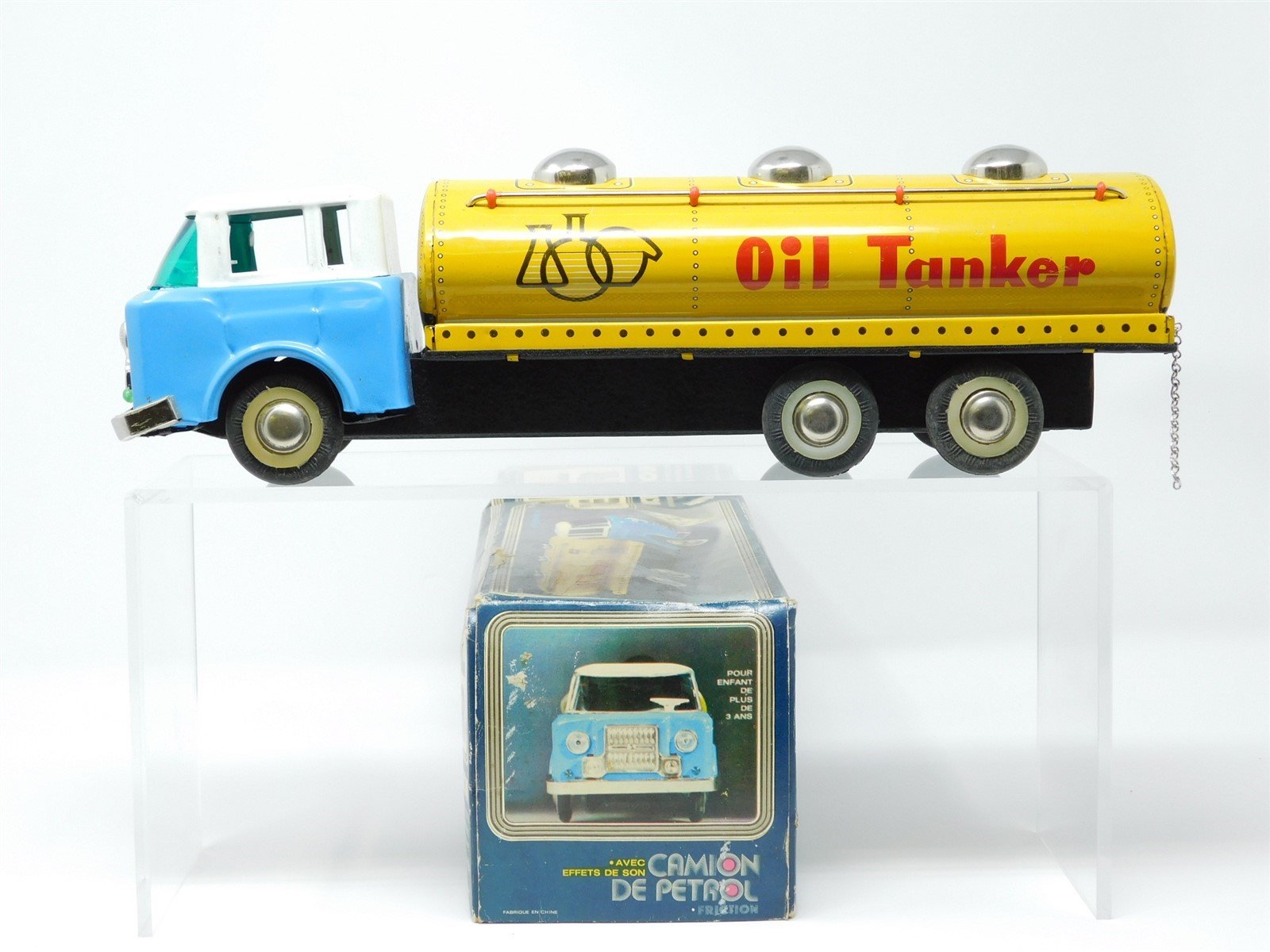Vintage Camion De Petrol MF-201 Tin Plate Friction Oil Tanker Truck