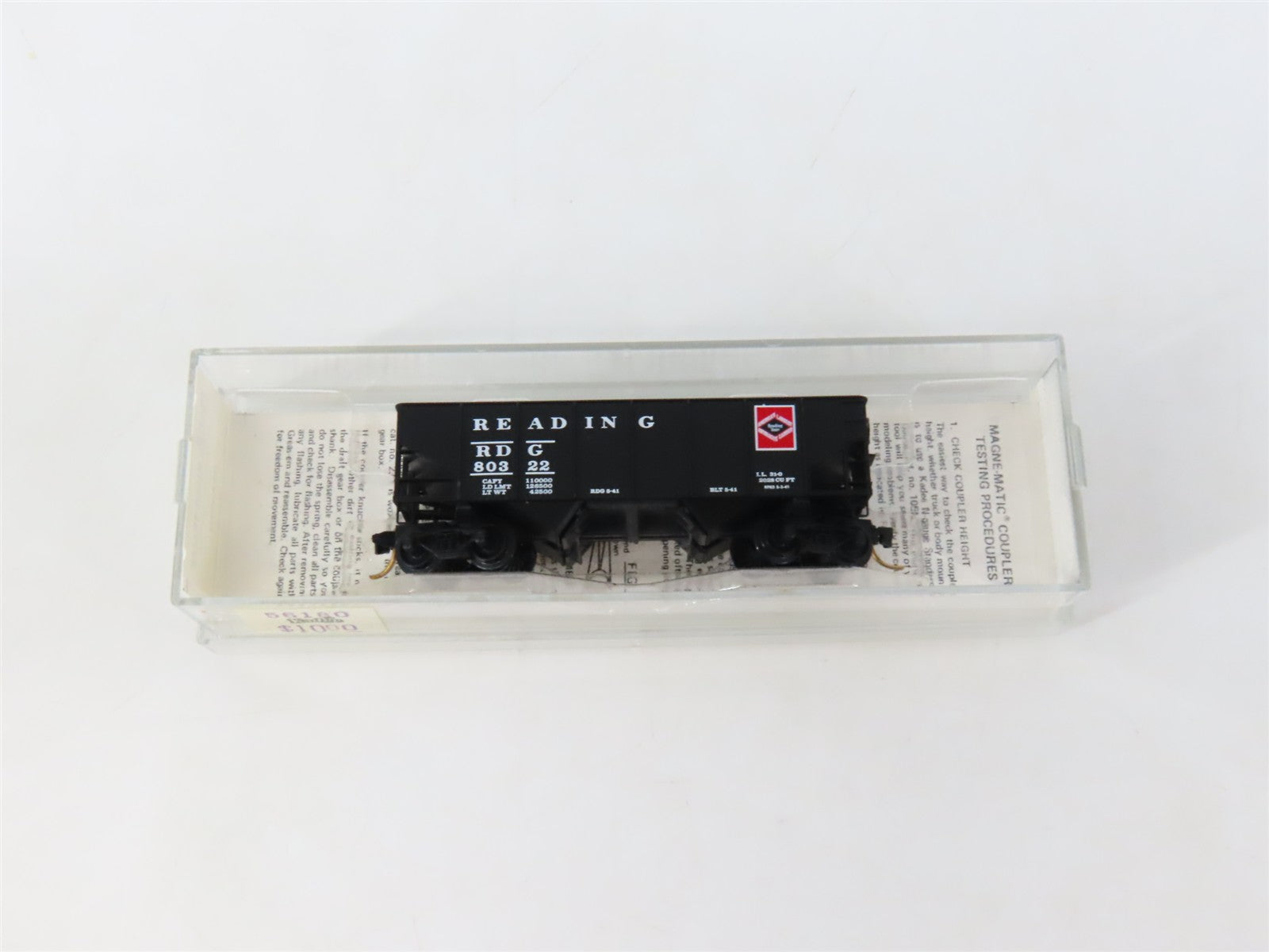 N Micro-Trains MTL Kadee 56182 RDG Reading Railroad 33' 2-Bay Hopper #80322