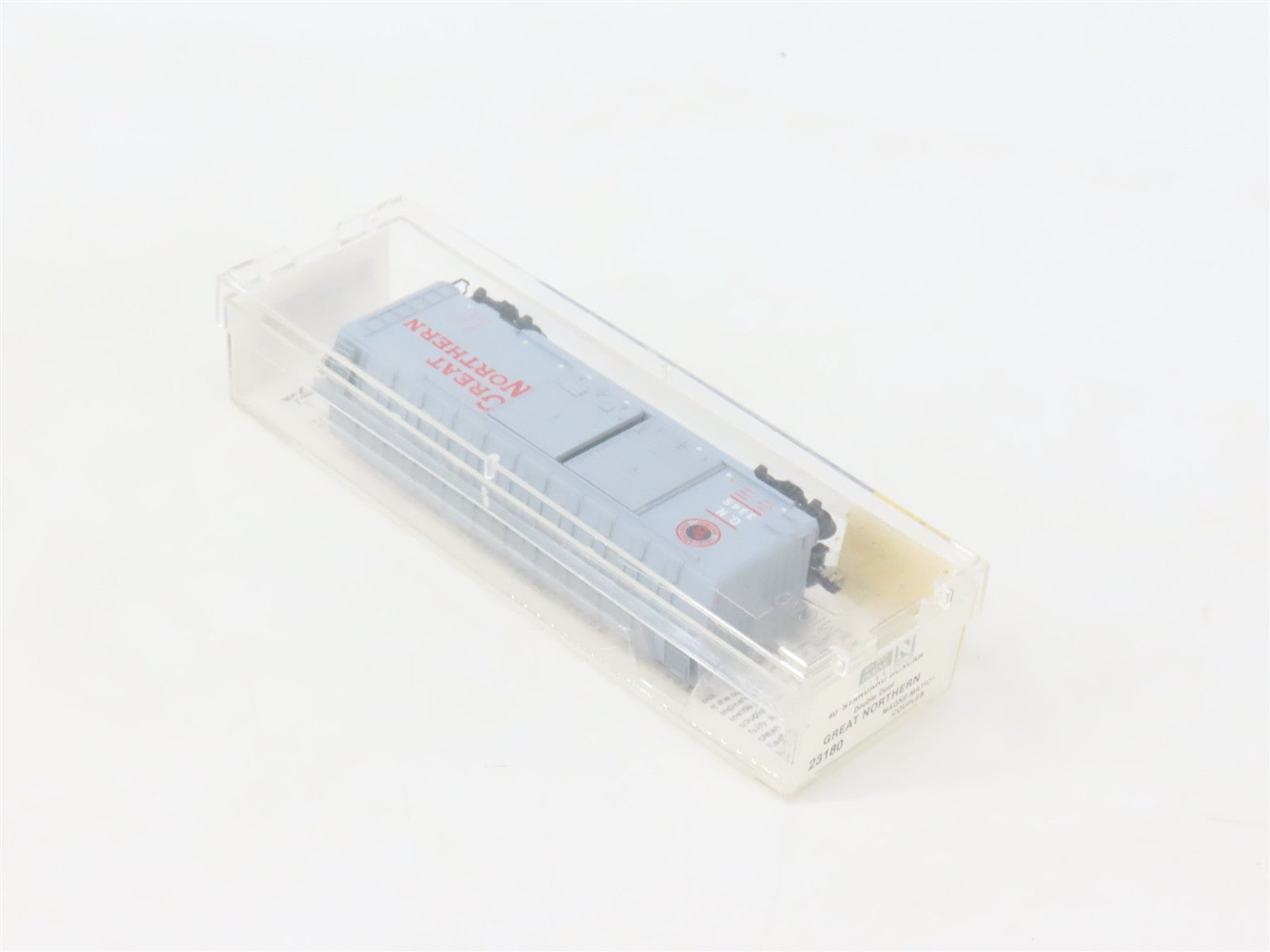 N Scale Micro-Trains MTL 23180 GN Great Northern 40' Plug Door Boxcar #3345