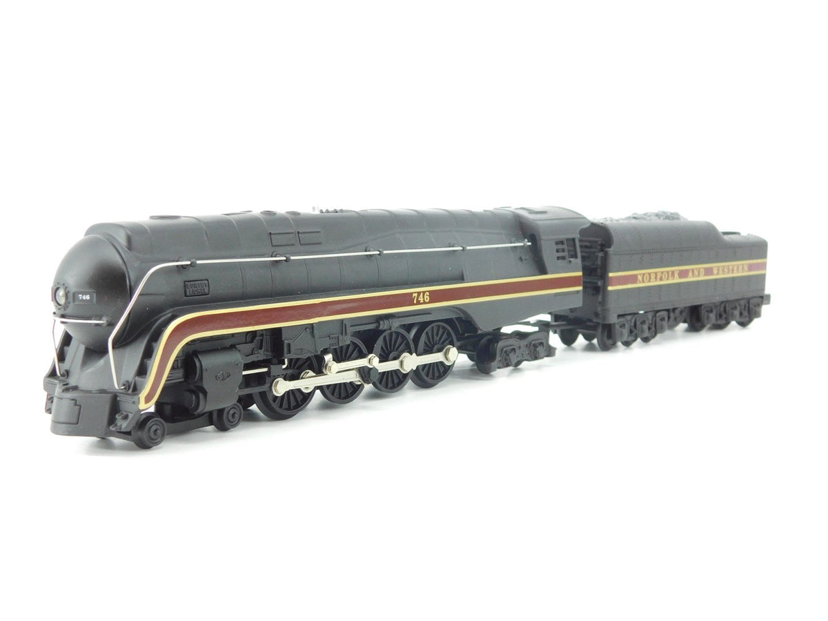 Lionel Hallmark 746 N&amp;W Norfolk &amp; Western 4-8-4 Steam w/ Track - DISPLAY ONLY