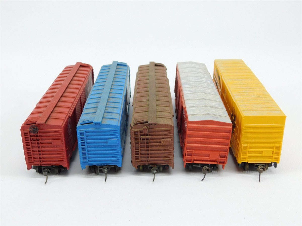 Lot Of 5 HO Scale Unbranded Assorted GN RF&amp;P D&amp;H SP A&amp;MR Box Cars