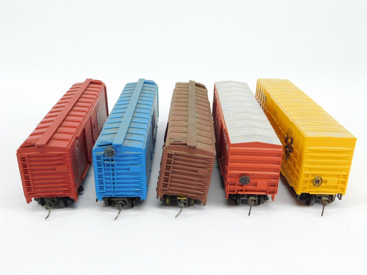 Lot Of 5 HO Scale Unbranded Assorted GN RF&amp;P D&amp;H SP A&amp;MR Box Cars