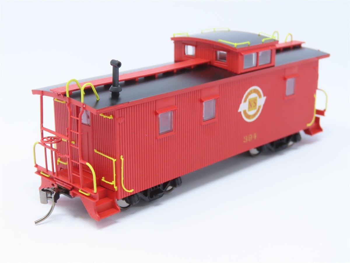 HO Scale East Coast Railroads ECRR-59 NS Norfolk Southern 36&#39; Wood Caboose #394