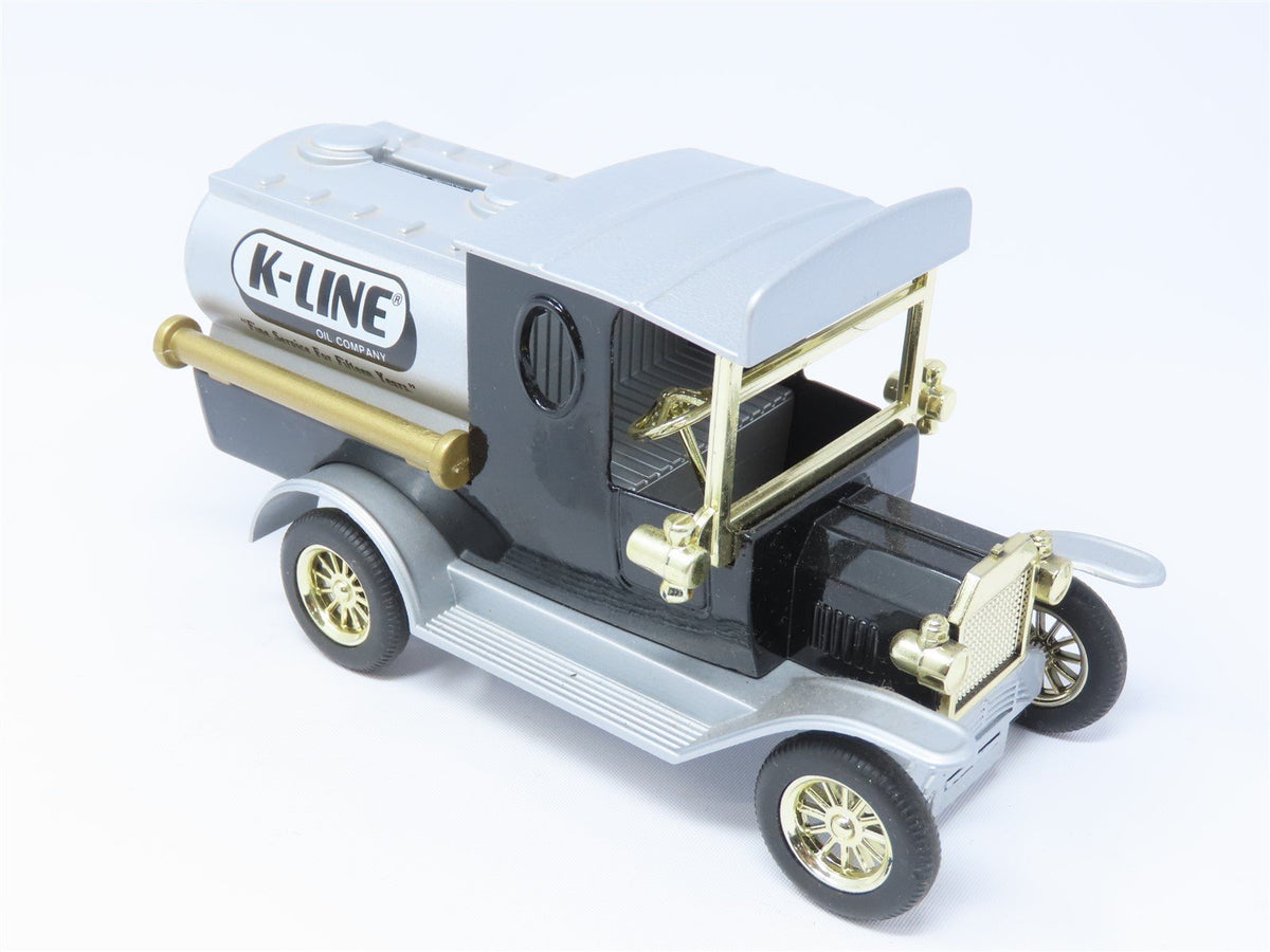 K-Line Die Cast Vintage K-Line Oil Company Truck Gift Bank w/ Key