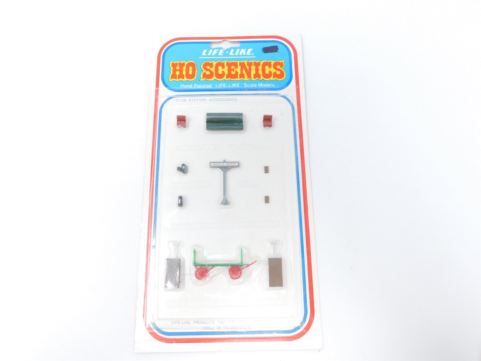 HO 1/87 Scale Life-Like #01126 Station Accessories - Sealed
