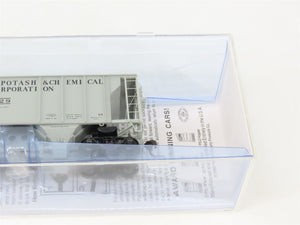 HO Scale Kadee 8323 N.A.H.X American Potash 2-Bay Covered Hopper #31229-Sealed