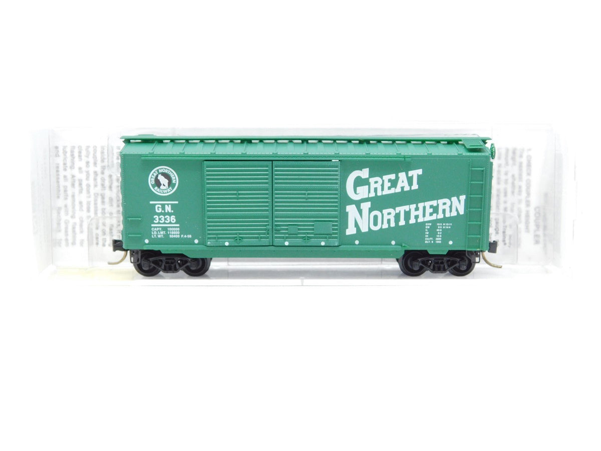 N Scale Micro-Trains MTL 23190 GN Great Northern 40&#39; Boxcar #3336 - Circus Car