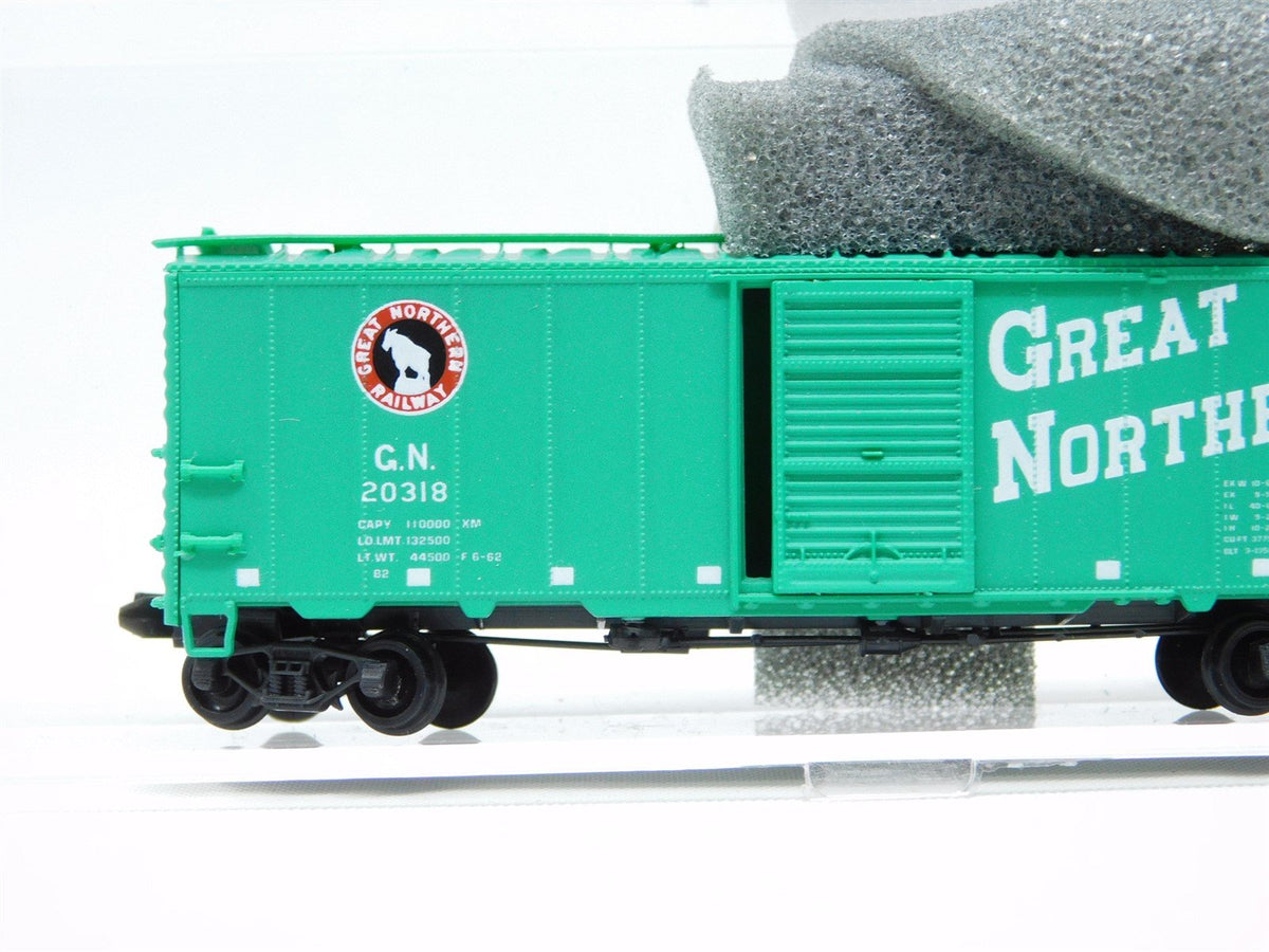 N Scale InterMountain 61004-10 GN Great Northern 40&#39; Box Car #20318 - Circus Car