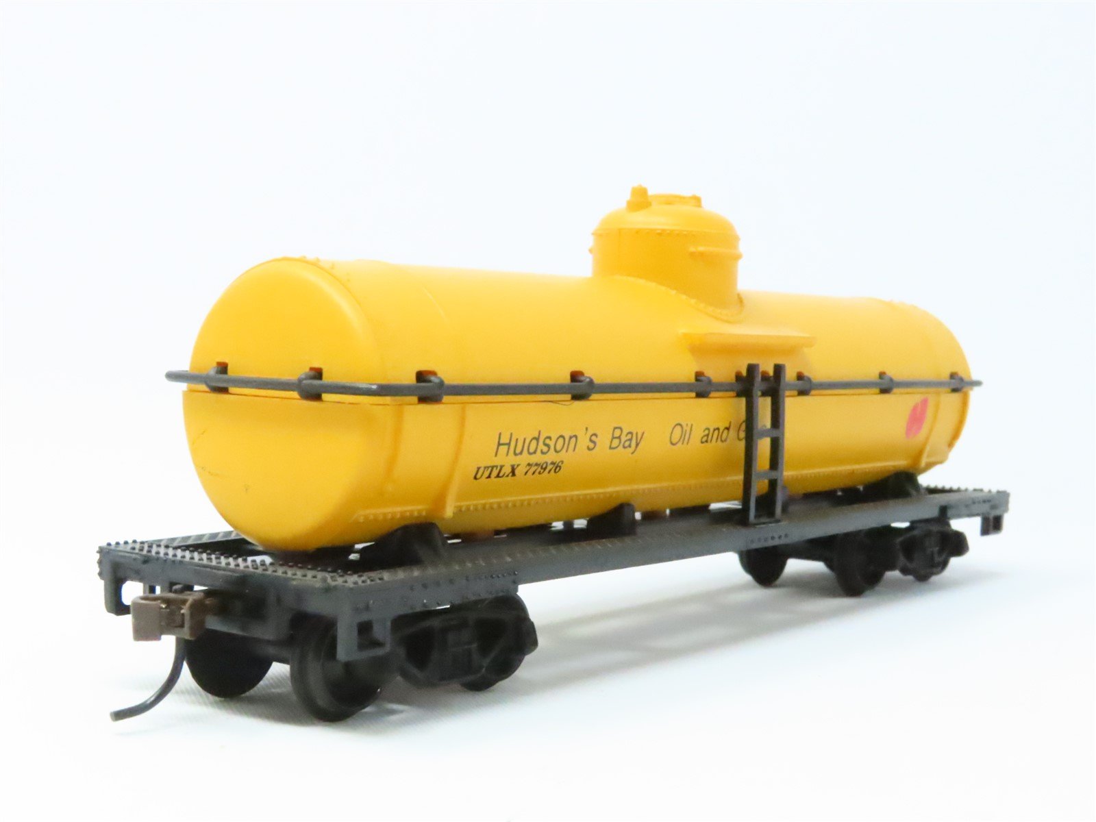 HO Model Power #98104 UTLX Hudson's Bay 40' Single Dome Chemical Tank Car #77976