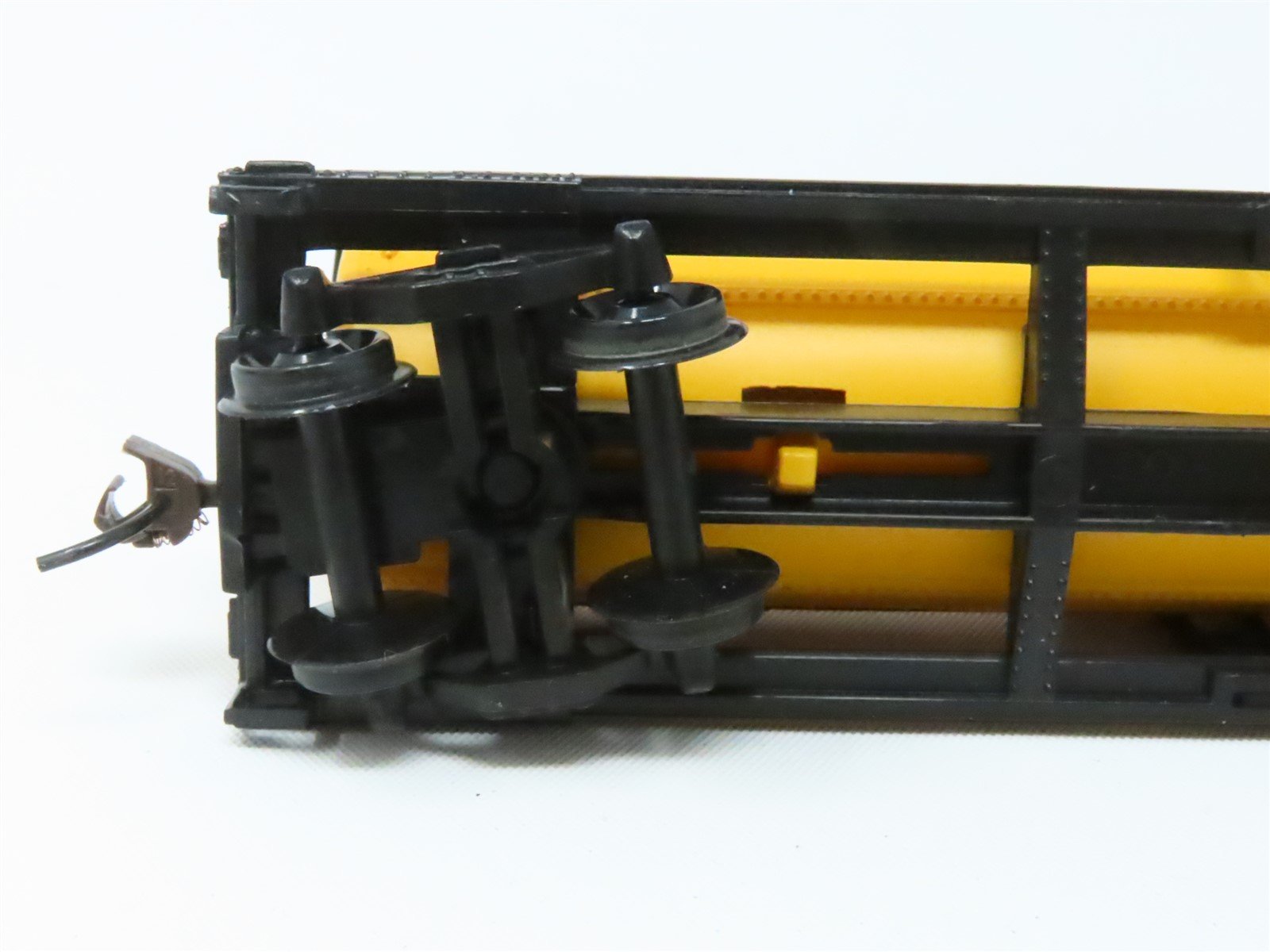 HO Model Power #98104 UTLX Hudson's Bay 40' Single Dome Chemical Tank Car #77976