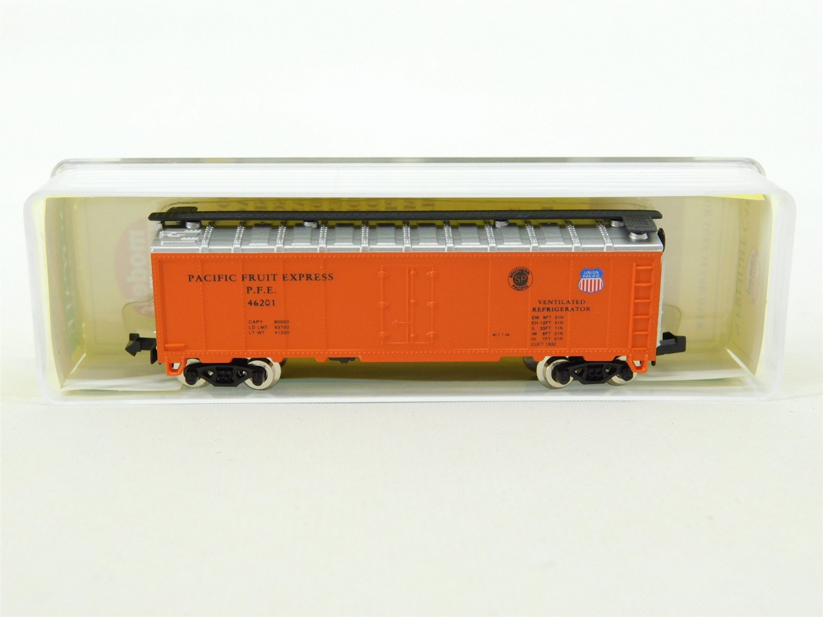 N Scale Model Power 3723 SP UP PFE Pacific Fruit Express Steel Reefer #46201