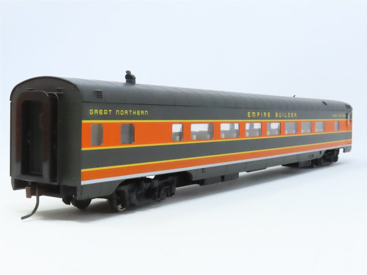 HO Scale Walthers 932-9031 GN Empire Builder AC&amp;F 60-Seat Coach Passenger Car