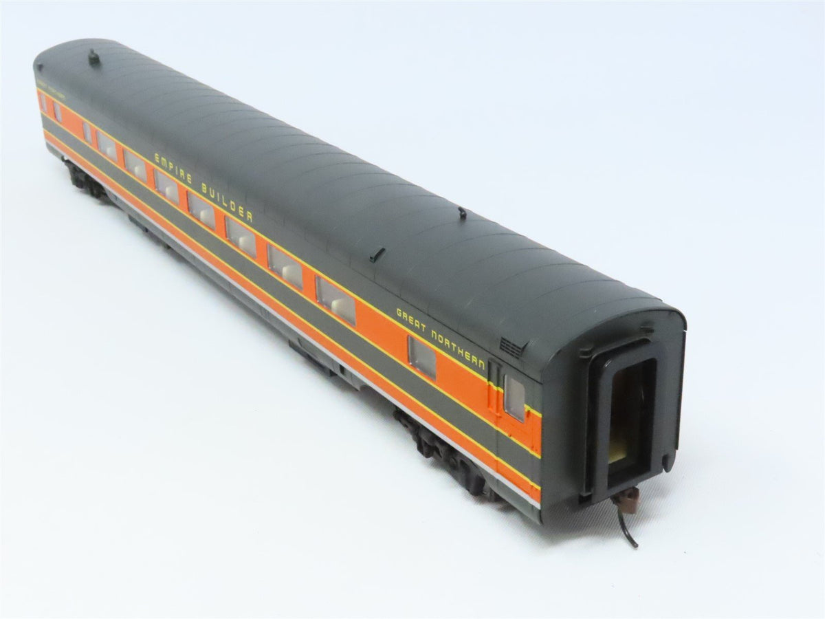 HO Scale Walthers 932-9031 GN Empire Builder AC&amp;F 60-Seat Coach Passenger Car