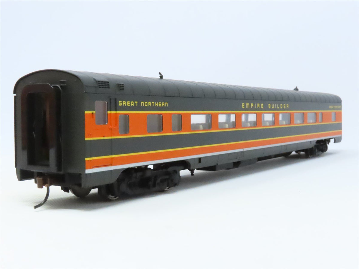 HO Scale Walthers 932-9031 GN Empire Builder AC&amp;F 60-Seat Coach Passenger Car