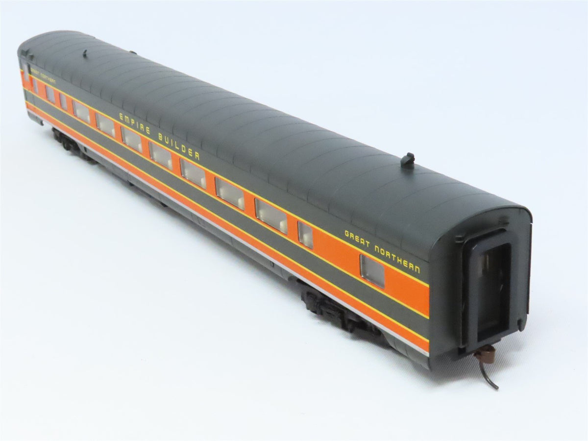 HO Scale Walthers 932-9031 GN Empire Builder AC&amp;F 60-Seat Coach Passenger Car