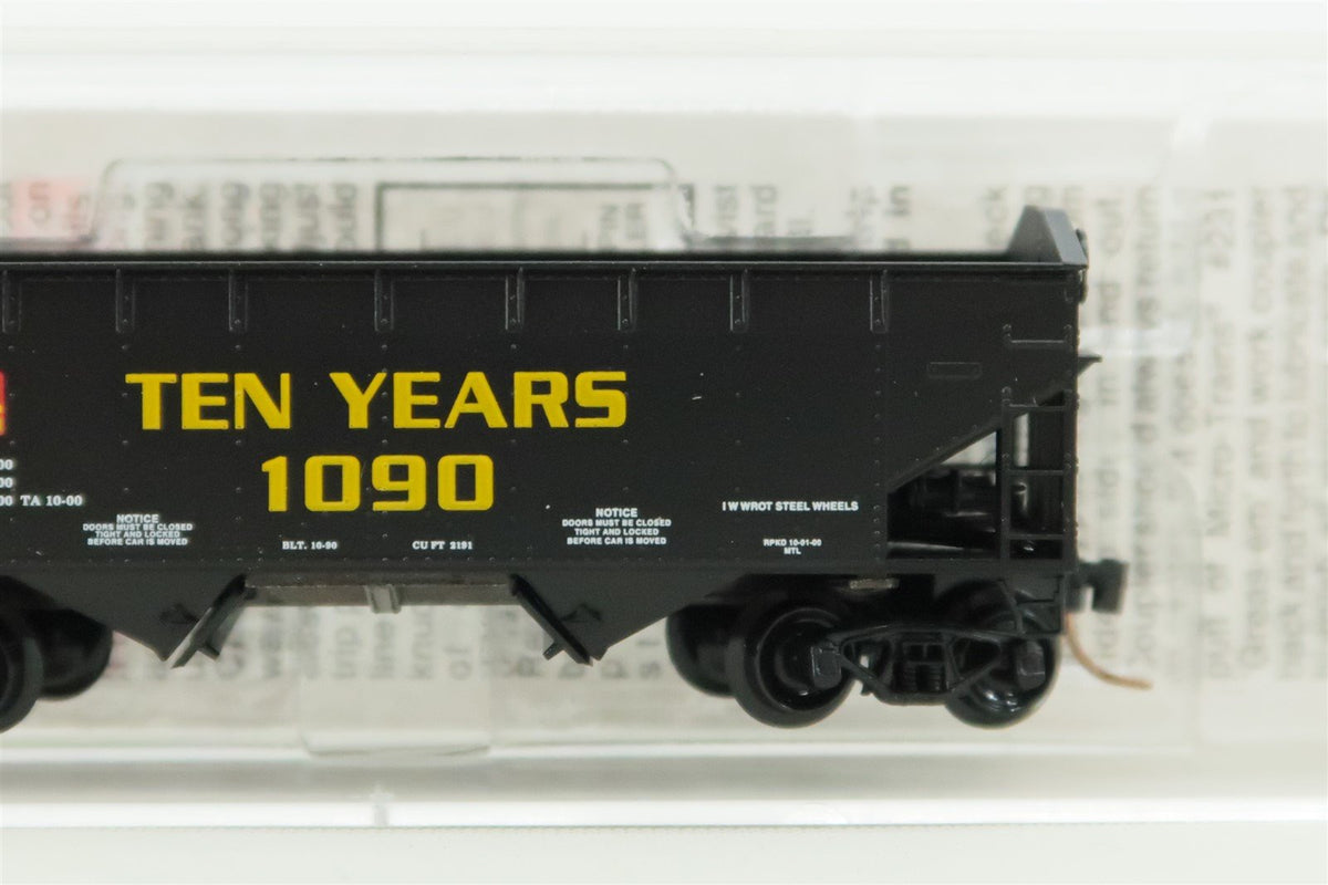 N Scale Micro-Trains MTL 90020 10th Anniversary 2-Bay Open Hopper #1090