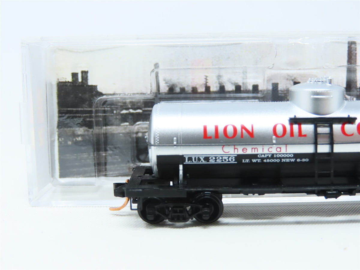 N Micro-Trains MTL 06500820 LUX Lion Oil 39&#39; Tank Car #2256 Oil Tank Car Series