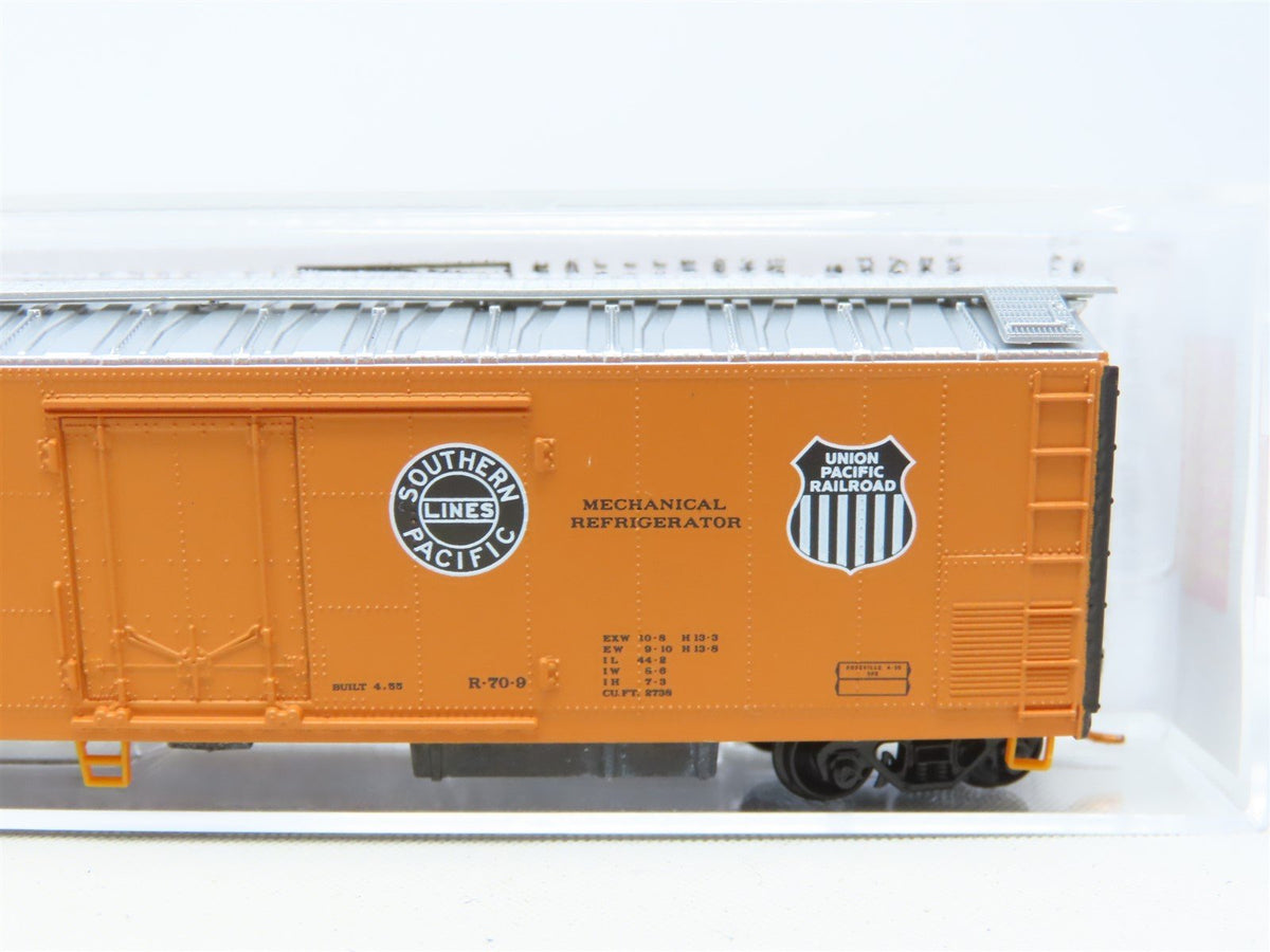 N Micro-Trains MTL 06900190 PFE SP UP Pacific Fruit Express Mech Reefer #300217