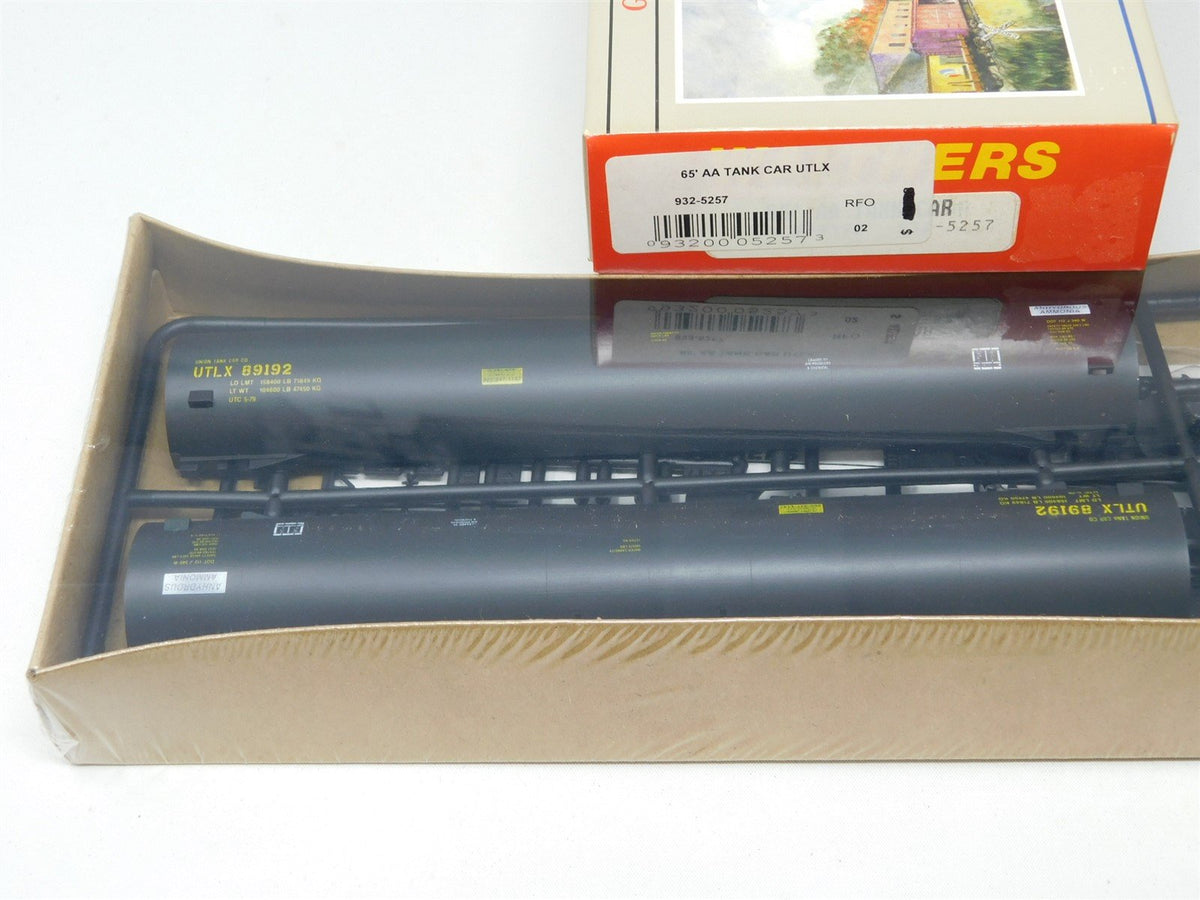 HO Scale Walthers Kit #932-5257 UTLX 65&#39; Anhydrous Ammonia Tank Car #89192