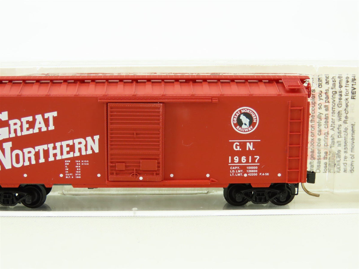N Scale Micro-Trains MTL 20186 GN Great Northern &quot;Goat&quot; 40&#39; Box Car #19617