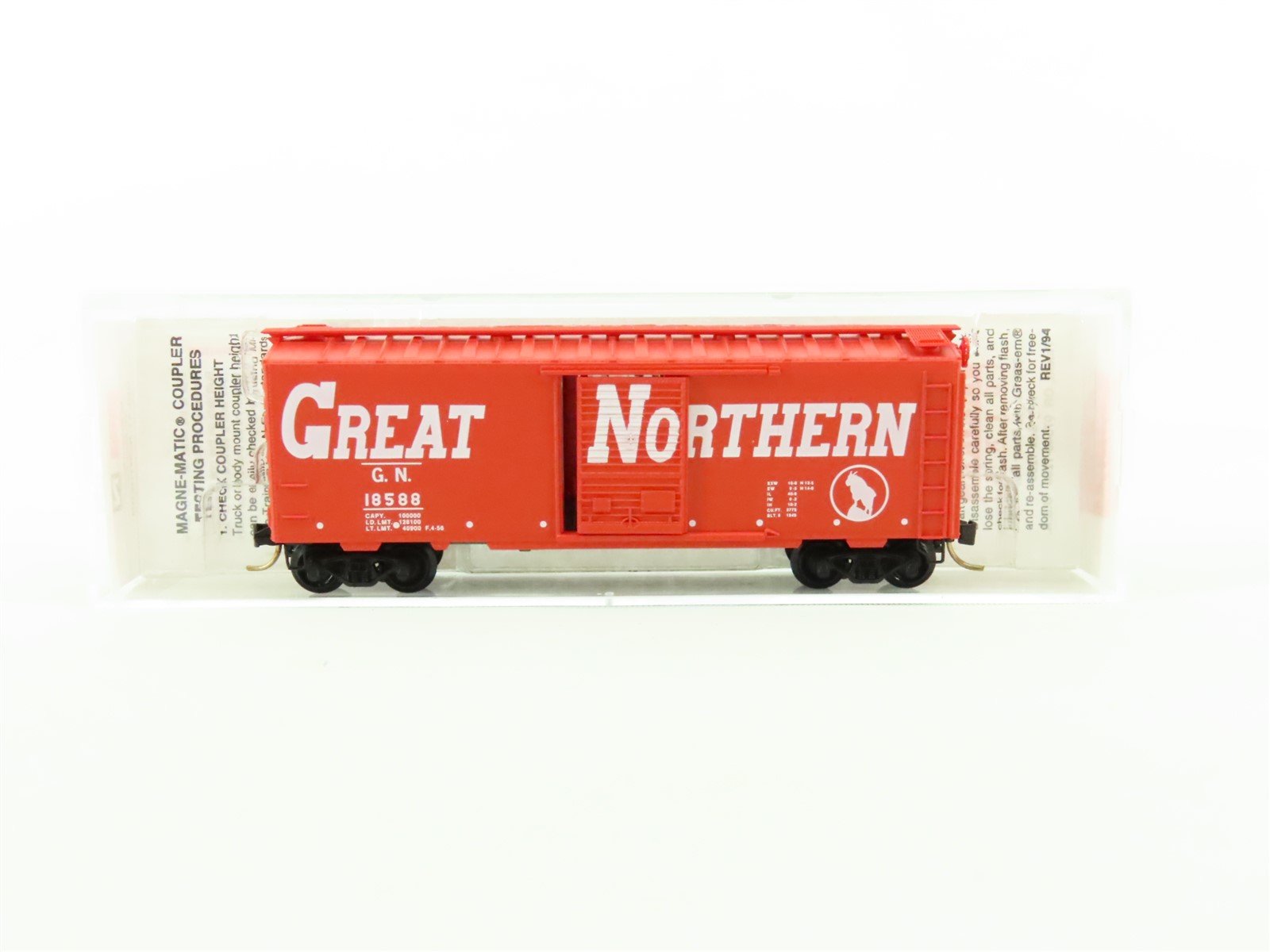 N Scale Micro-Trains MTL 20176 GN Great Northern 40' Steel Box Car #18588