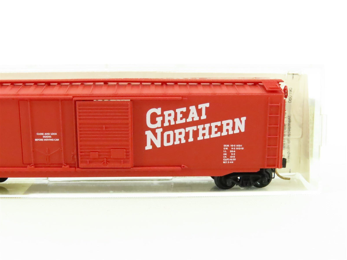 N Scale Micro-Trains MTL 33010 GN Great Northern &quot;Goat&quot; 50&#39; Box Car #17833