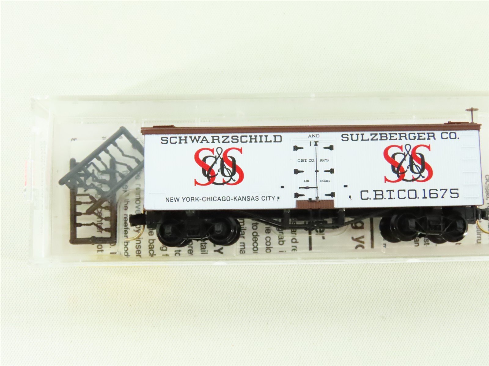 N Scale Micro-Trains MTL 58020 CBTCO Schwarzschild & Sulzberger Reefer #1675