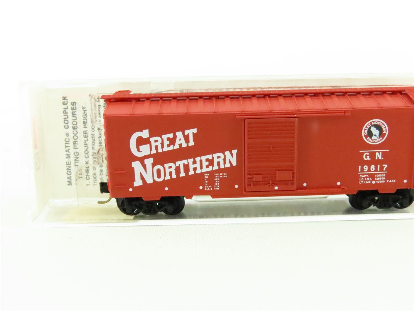 N Scale Micro-Trains MTL 20186 GN Great Northern 40' Single Door Box Car #19617