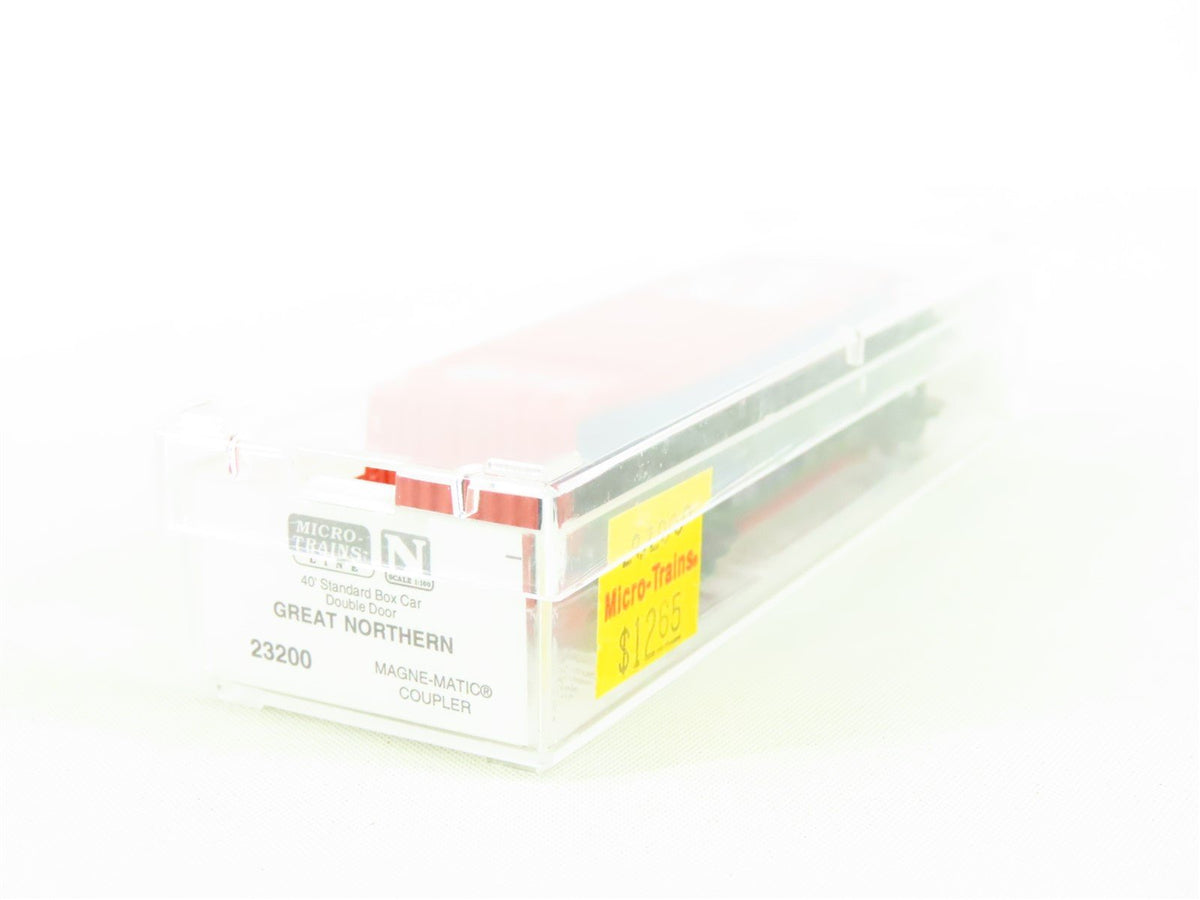 N Scale Micro-Trains MTL 23200 GN Great Northern 40&#39; Double Door Box Car #3249