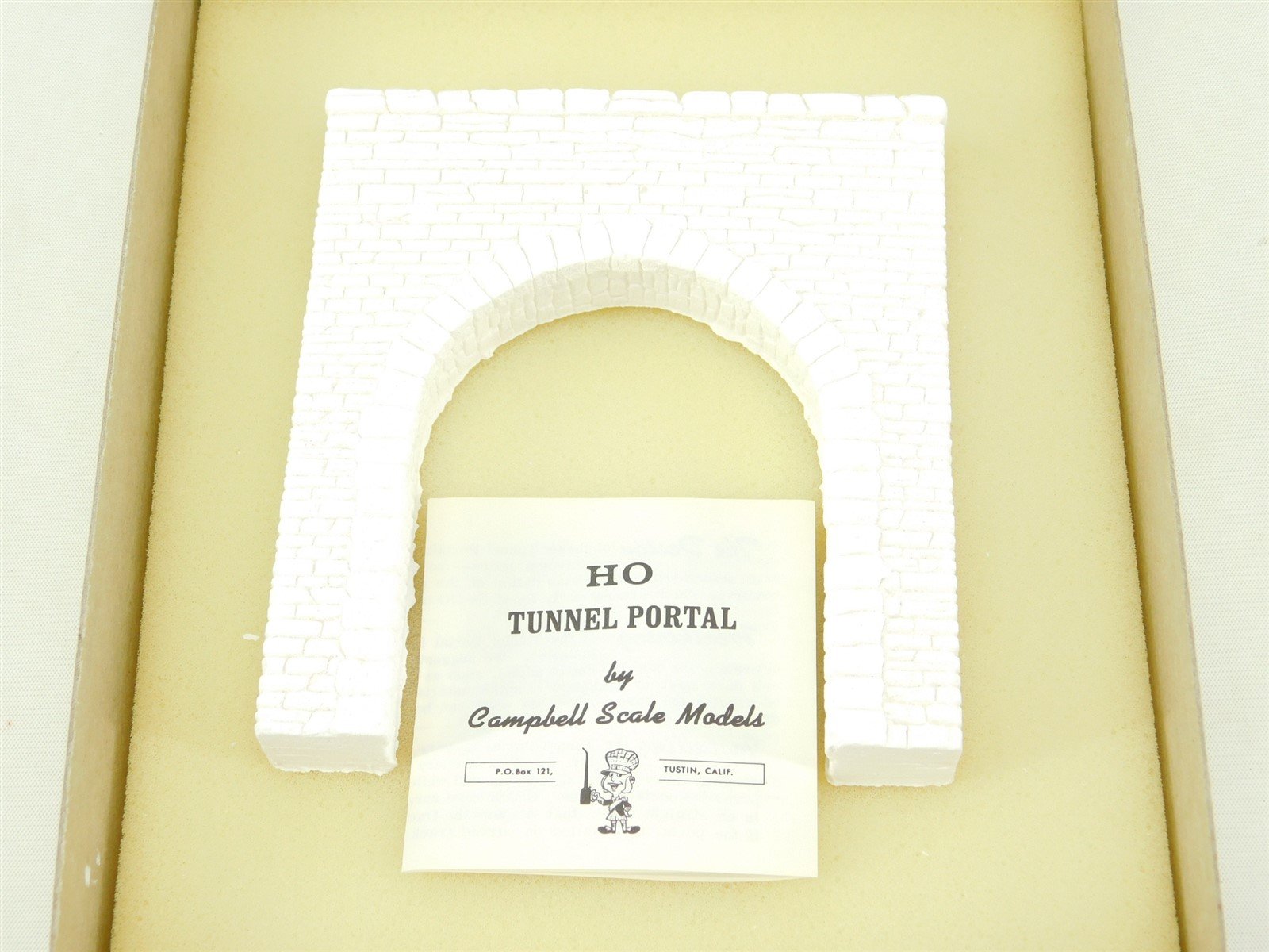 HO 1/87 Scale Campbell Scale Models #347-135 Single Track Stone Portal