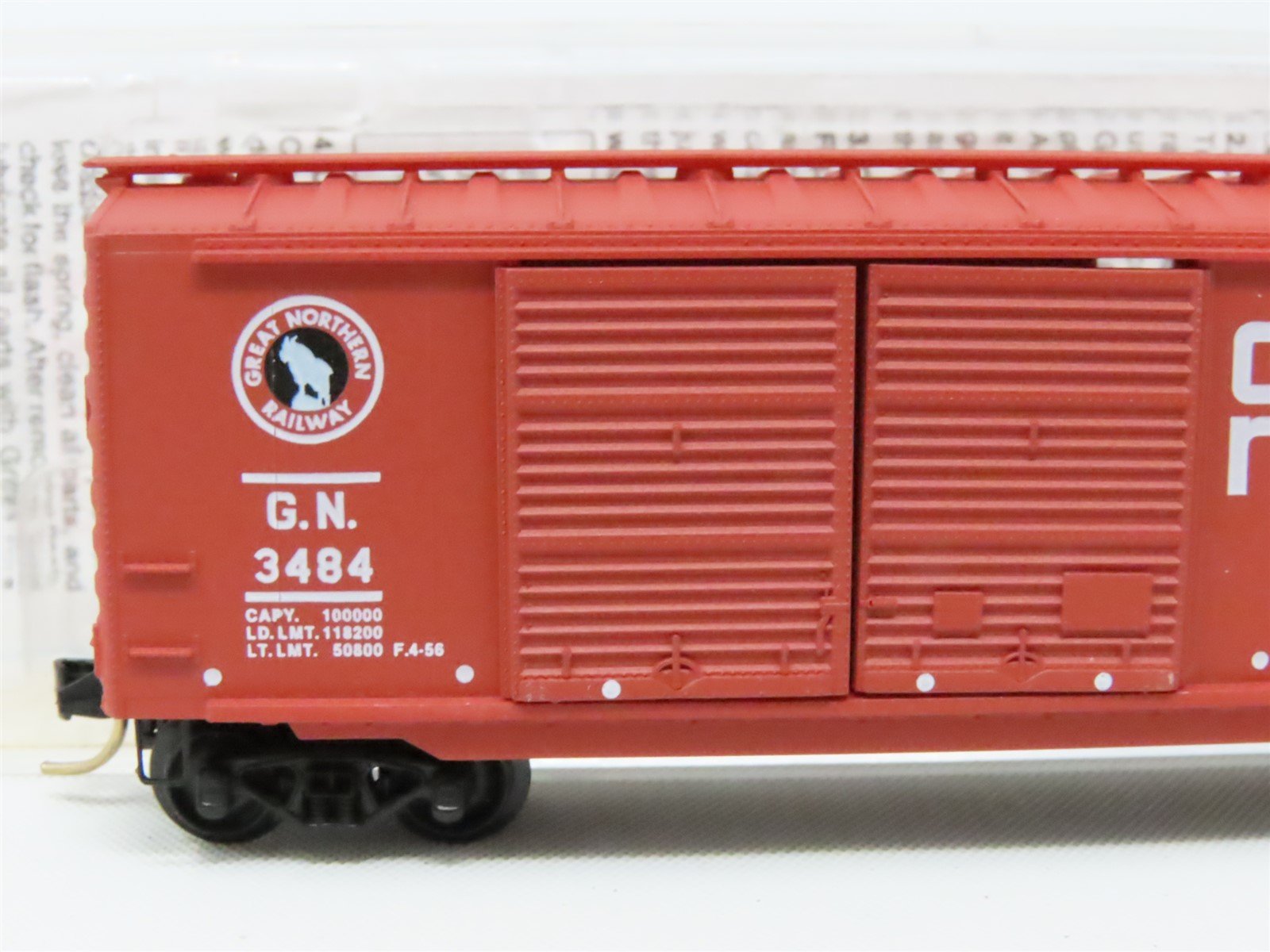 N Scale Micro-Trains MTL #23210 GN Great Northern 40' Double Door Box Car #3484