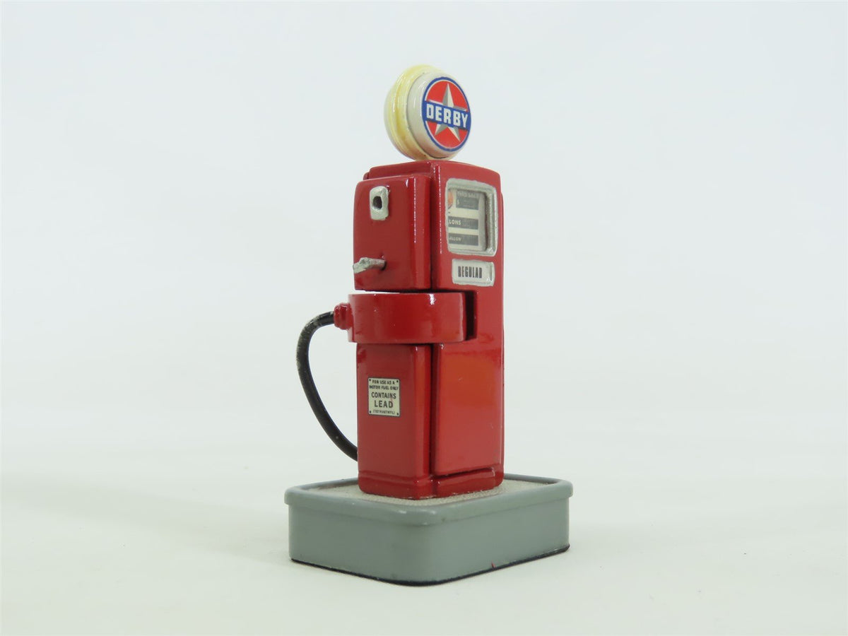 G Scale Danbury Mint #015-011 &amp; 015-012 Vintage Gas Pumps w/ COA (2)