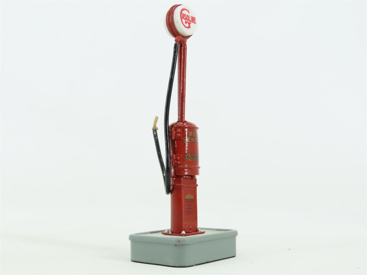 G Scale Danbury Mint #015-007 &amp; 015-008 Vintage Gas Pumps w/ COA (2)