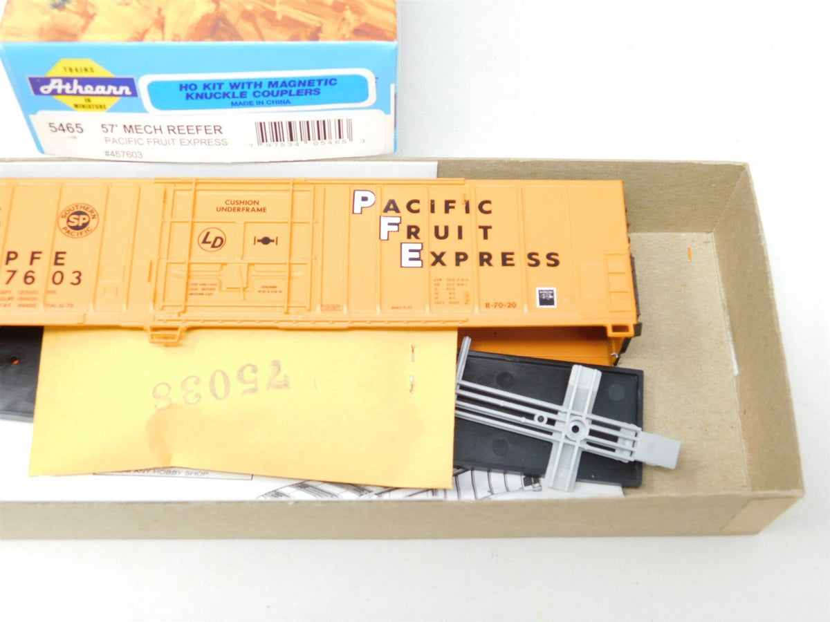 HO Scale Athearn Kit 5465 UPFE SP Pacific Fruit Express 57&#39; Mech Reefer #457603