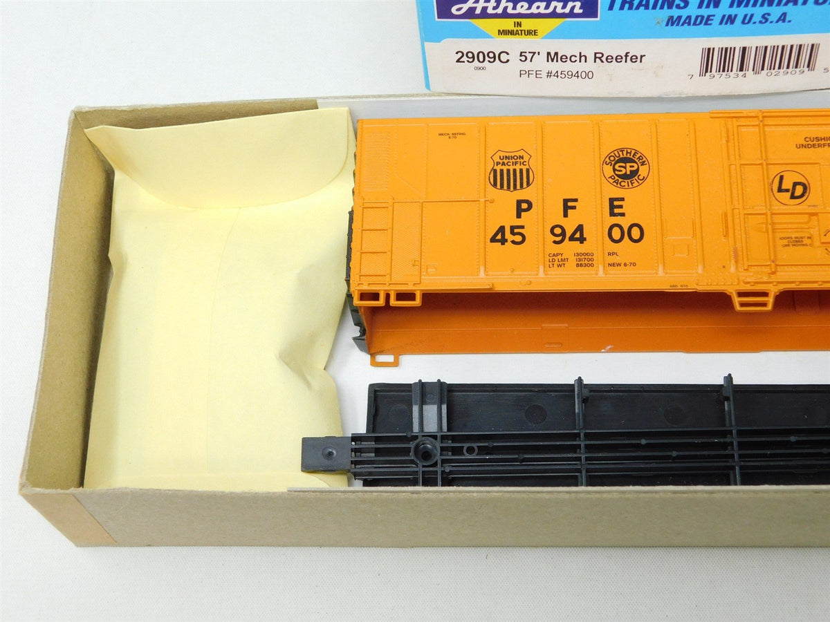 HO Scale Athearn Kit 2909C PFE SP UP Pacific Fruit Express 57&#39; Reefer #459400