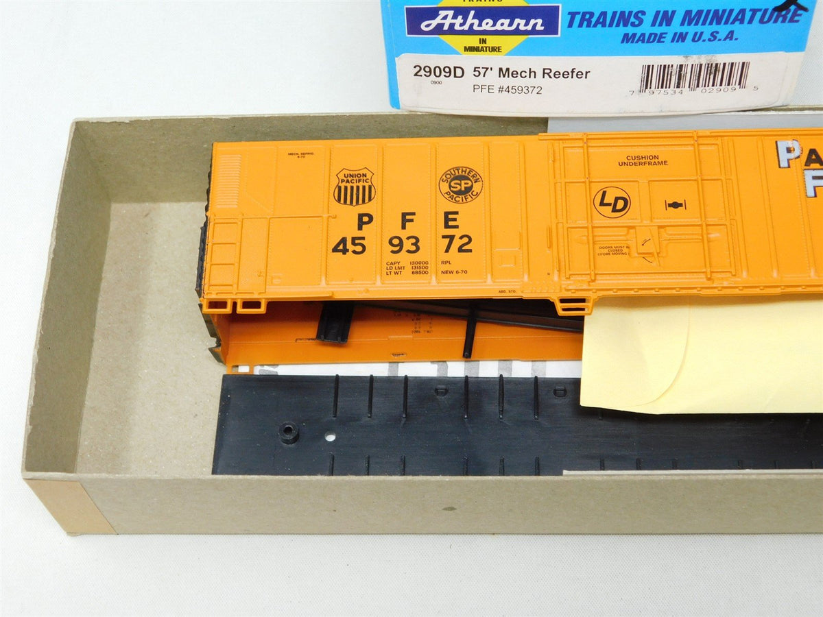 HO Scale Athearn Kit 2909D PFE SP UP Pacific Fruit Express 57&#39; Reefer #459372