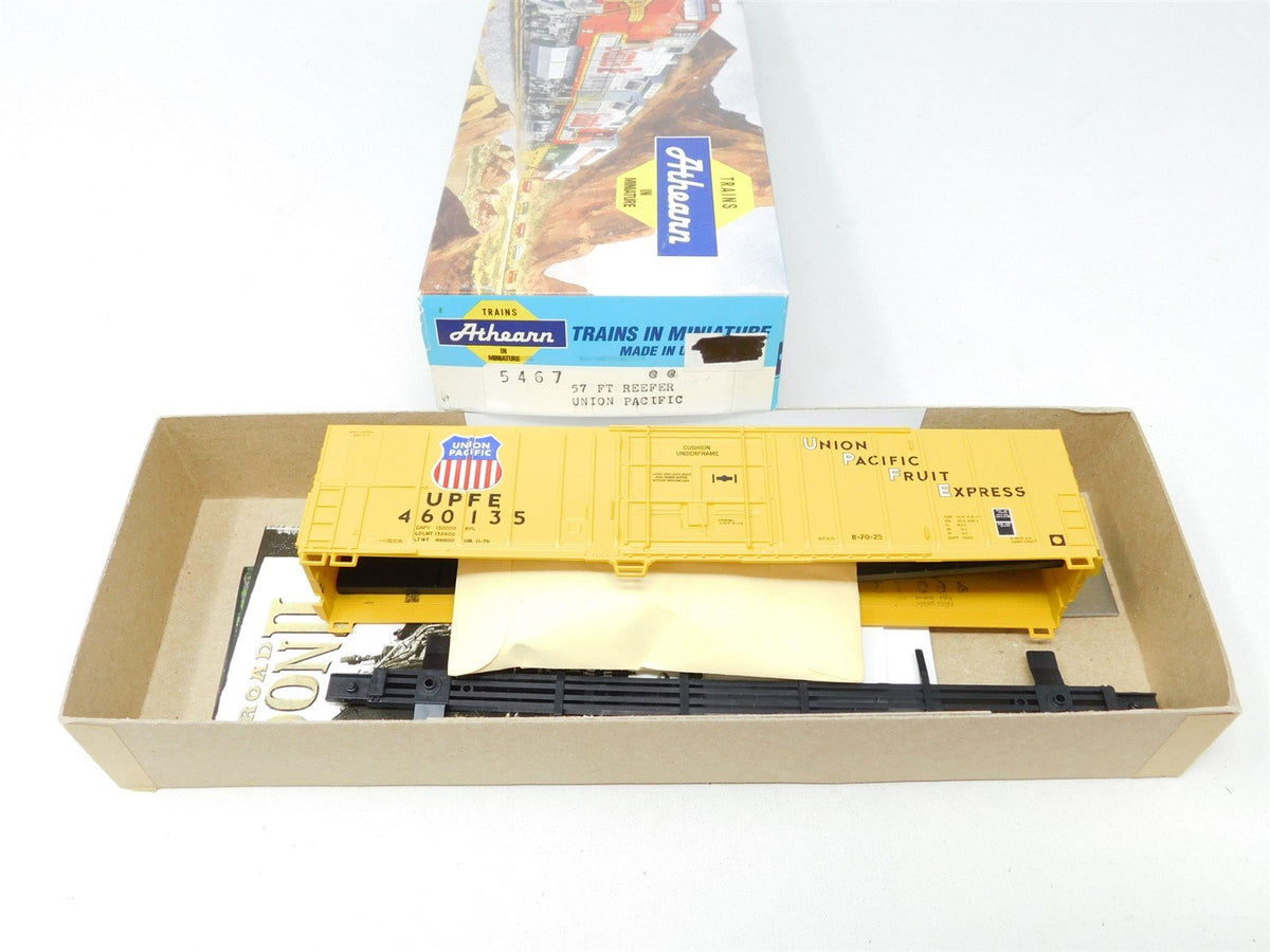 HO Scale Athearn Kit 5467 UPFE Union Pacific Fruit Express 57&#39; Reefer #460135