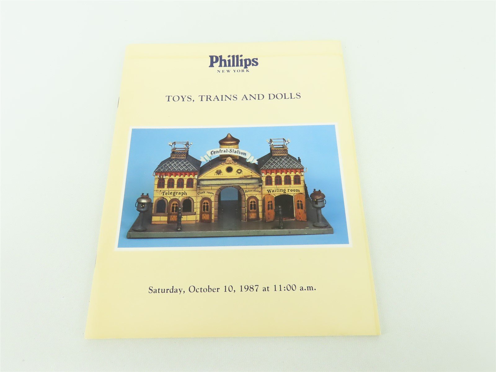 Toys, Trains and Dolls Oct. 10, 1987 by Phillips ©1987 SC Book