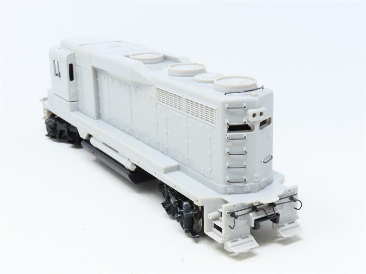 HO Bachmann Spectrum 41-0828-D2 Undecorated EMD GP30 Diesel Locomotive